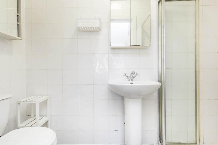 Modern Studio Apartment Deerhurst Road, Willesden Green